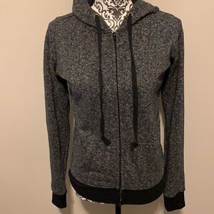 Rosio Women’s Long Sleeve Hoodie Size Small